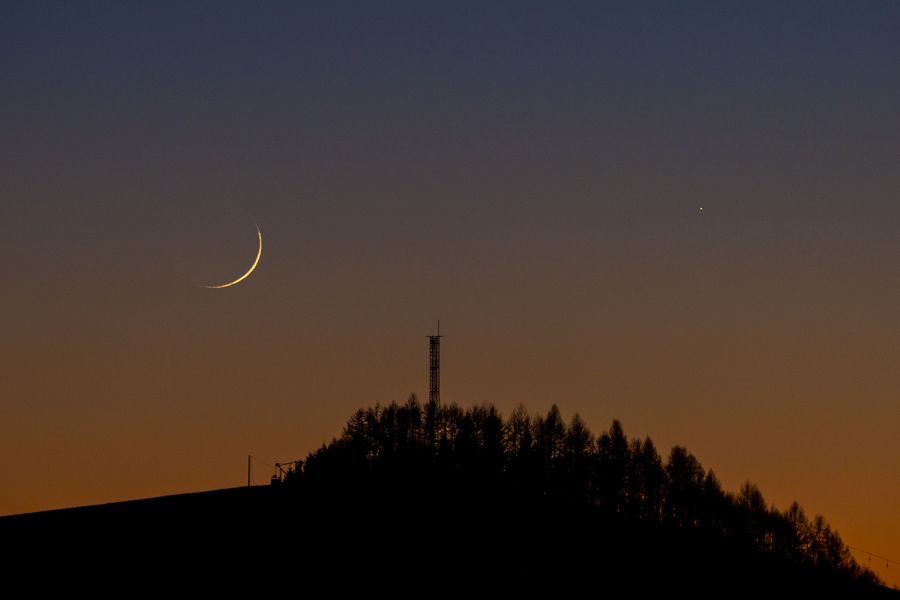 Luna e Saturno al tramonto