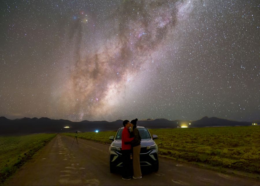 San Valentino illuminato dalla Via Lattea