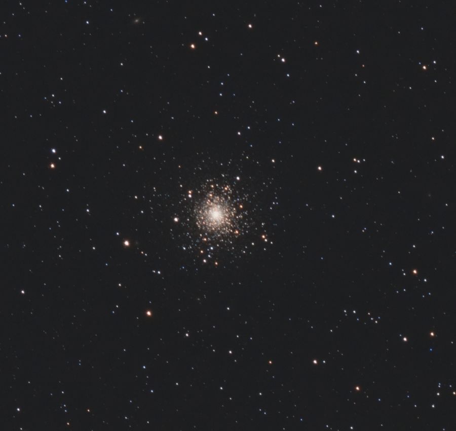 Messier 75 (également connu sous le nom de NGC 6864)