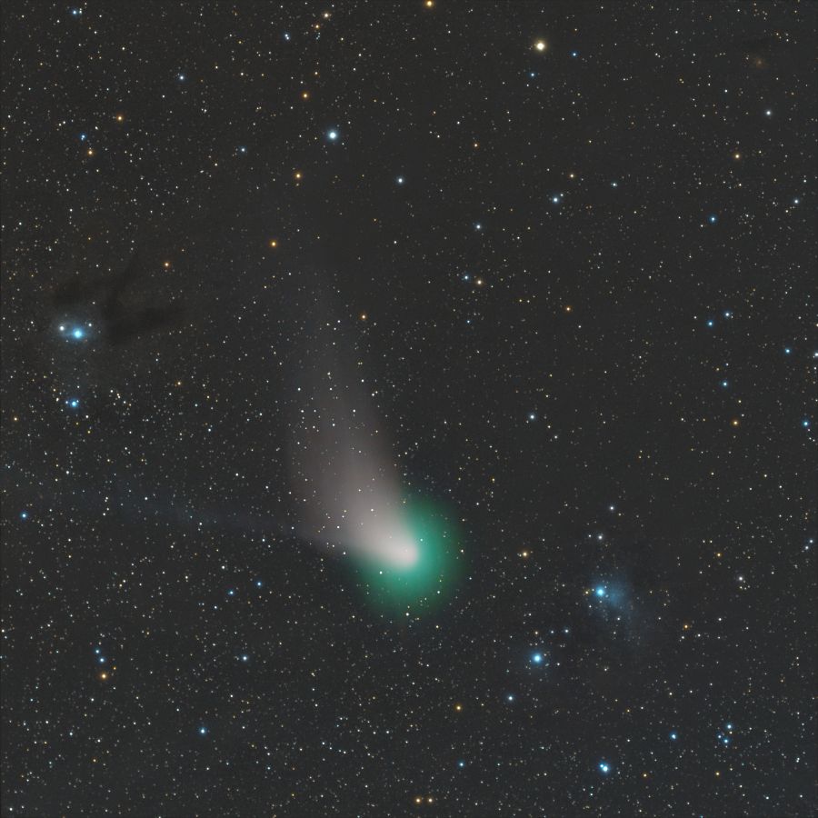 Cometa C/2022 E3 ZTF fra le nebulose a riflessione VdB29 e VdB31