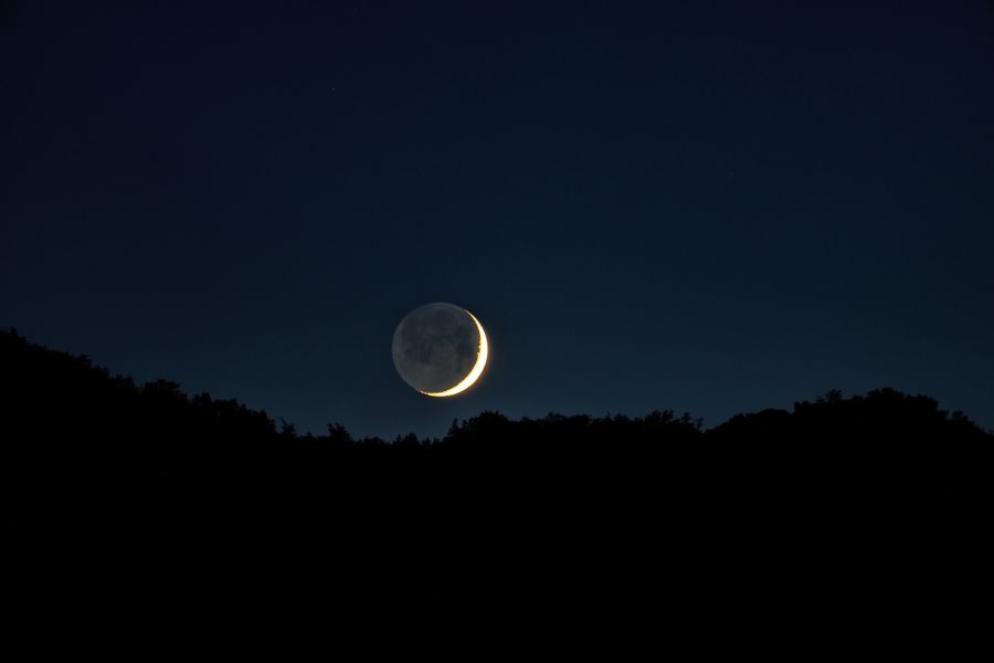 Luna al tramonto