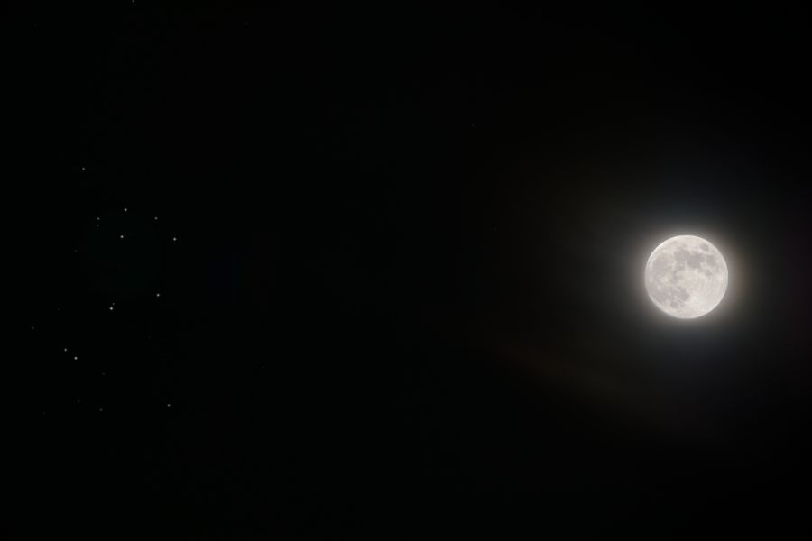 Luna piena e Pleiadi