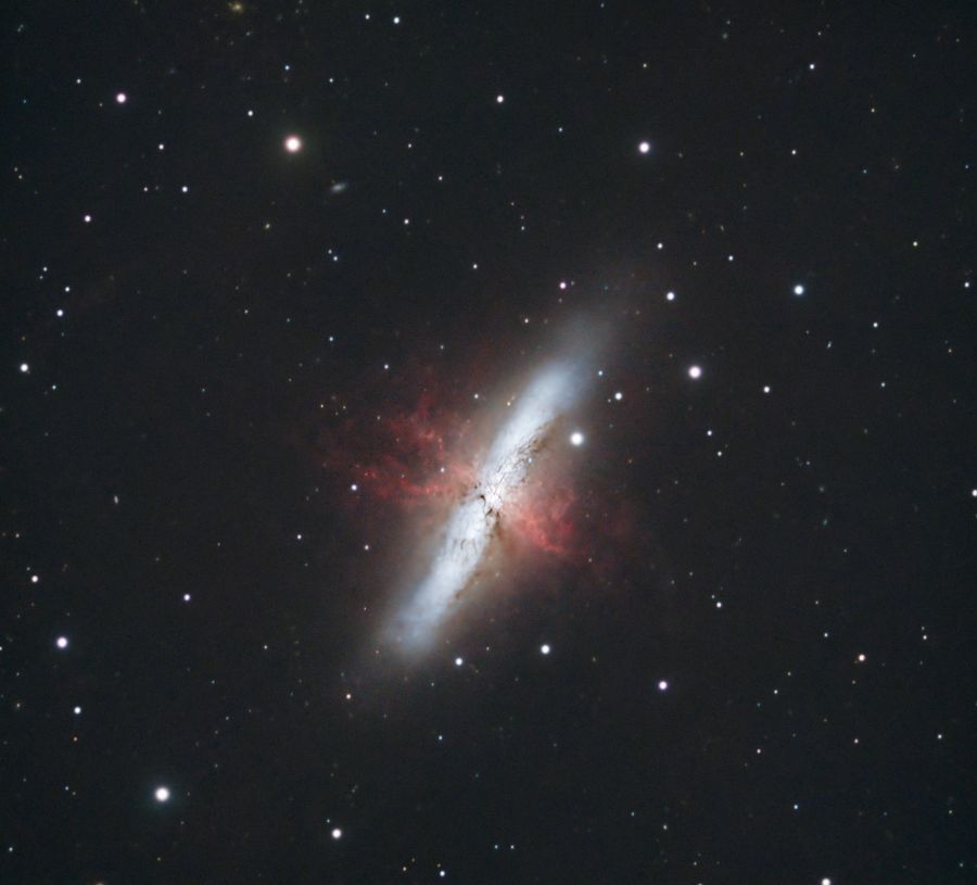 M82 Galassia Sigaro