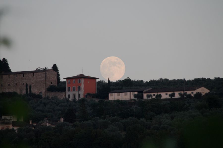 Luna che sorge