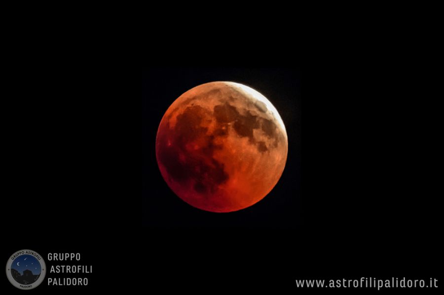 Eclissi Totale di Luna 27 luglio 2018