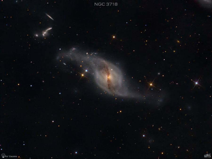 NGC 3718