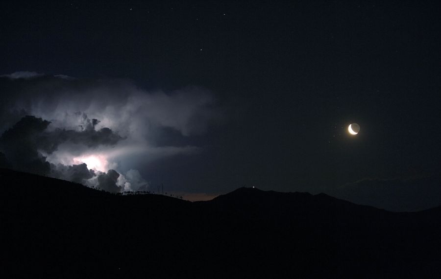 Il temporale, la Luna e le Pleiadi