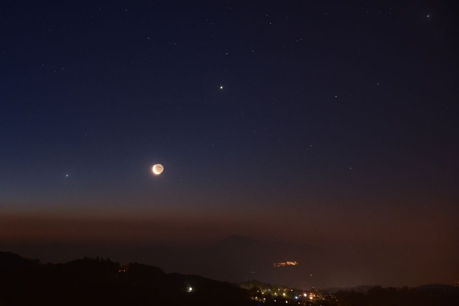 Allineamento Luna e tre pianeti