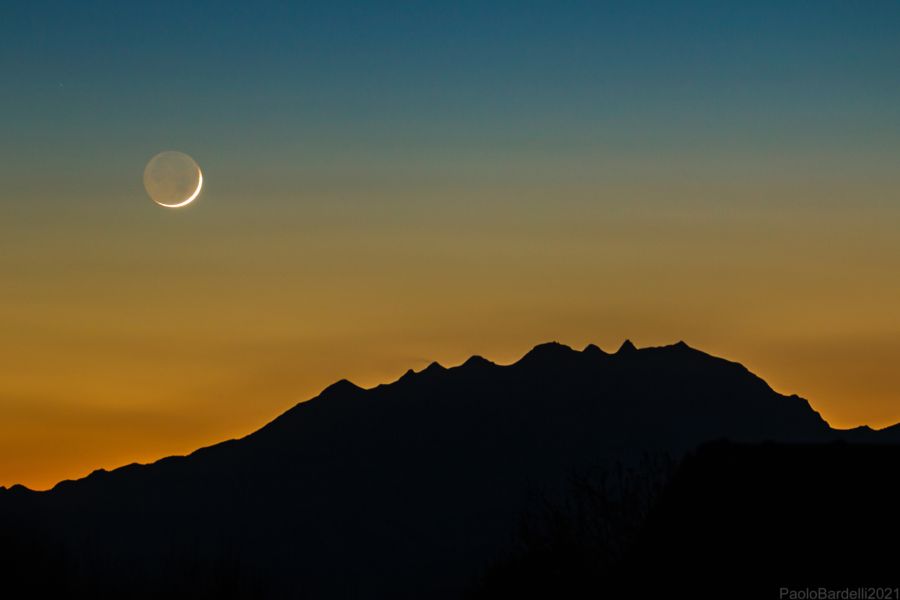 La Luna nuova sul Monte Rosa