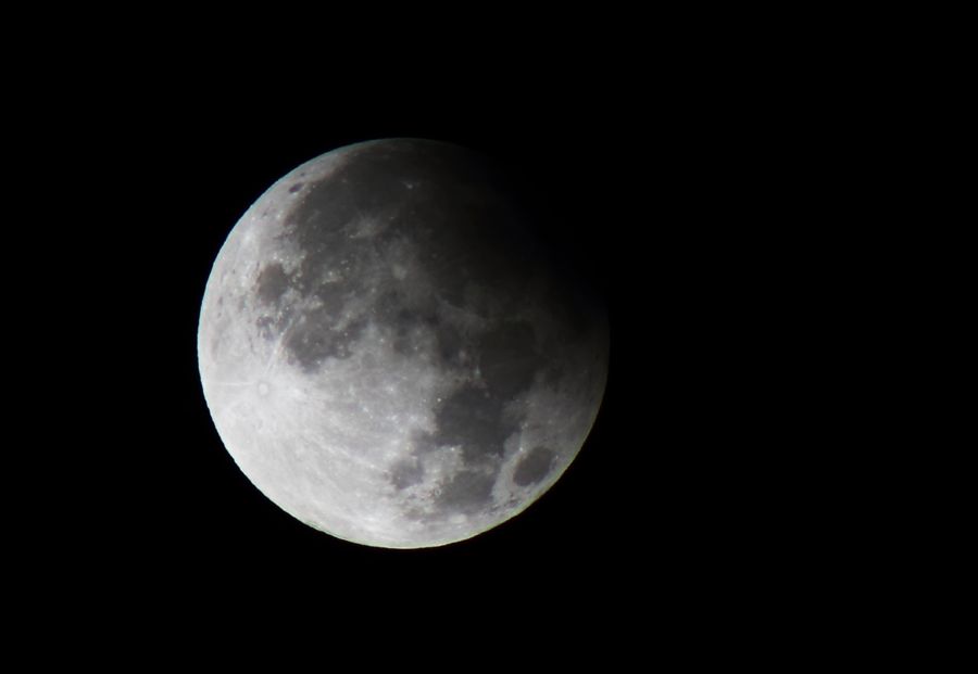 Eclissi parziale lunare 18-09-2024