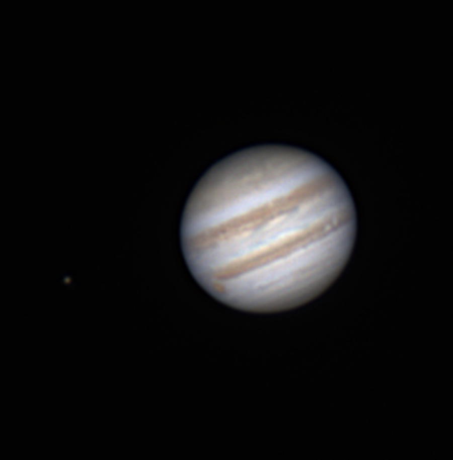 Giove e tre satelliti