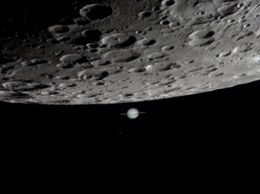 Saturno dopo l’occultazione da parte della Luna