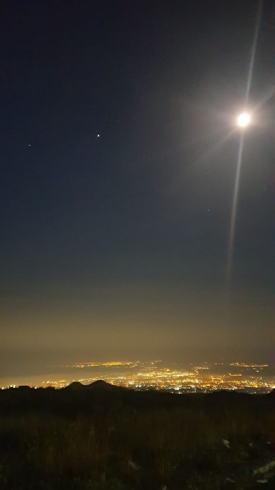 Allineamento Saturno, Giove e Luna sopra Catania