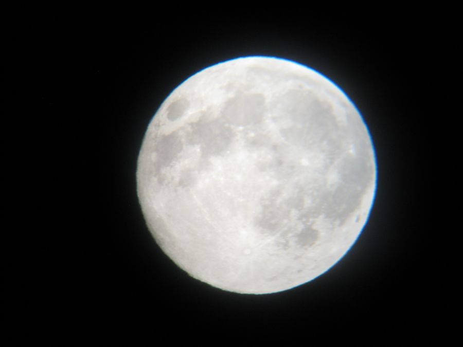 La Luna piena e perigea