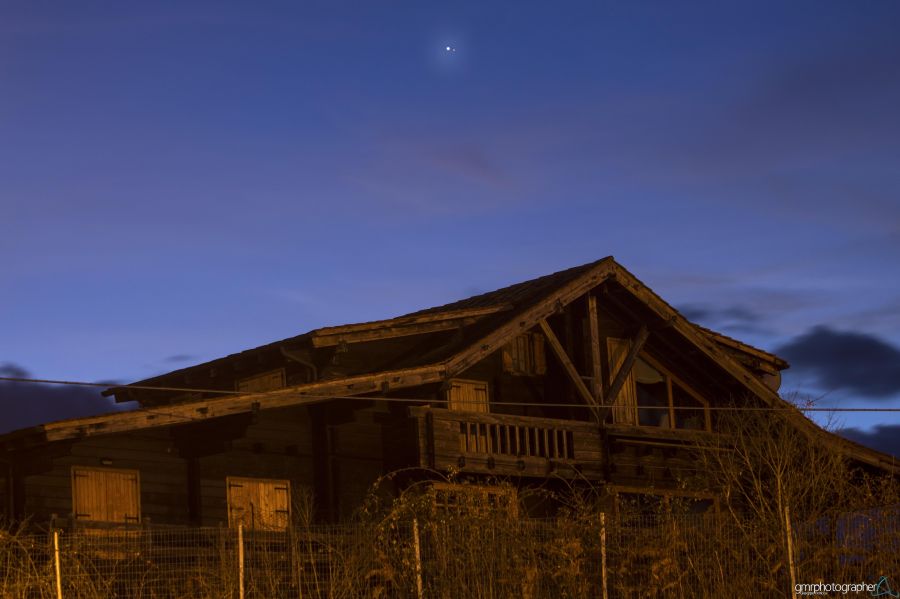 Venere, Saturno e uno Chalet