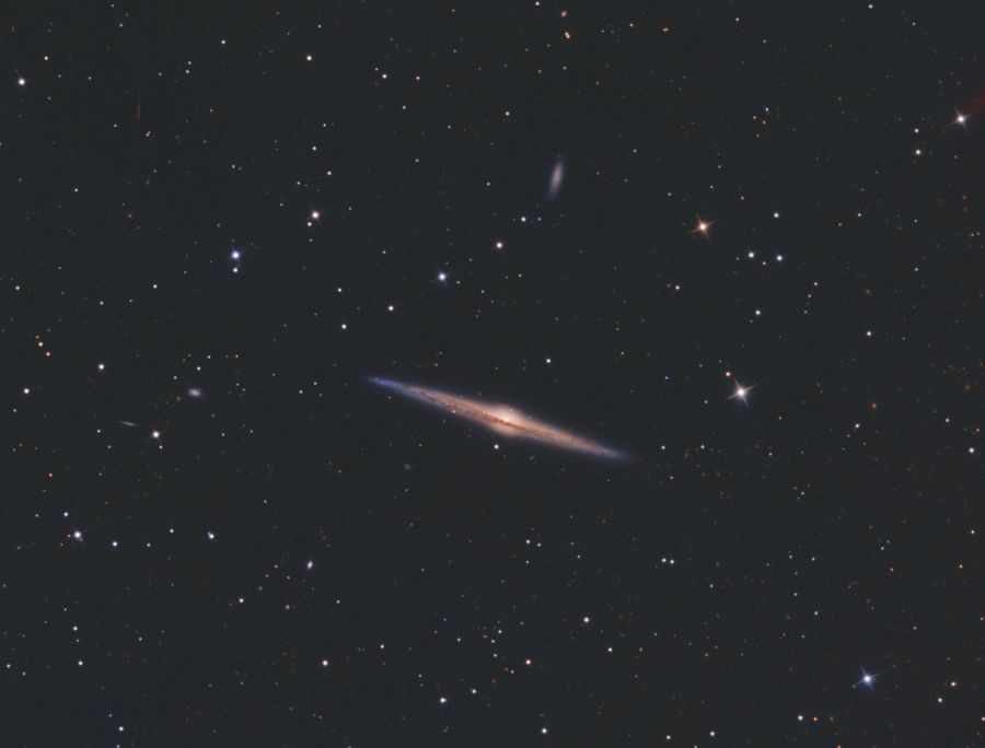 Galassia a spirale NGC 4565 .