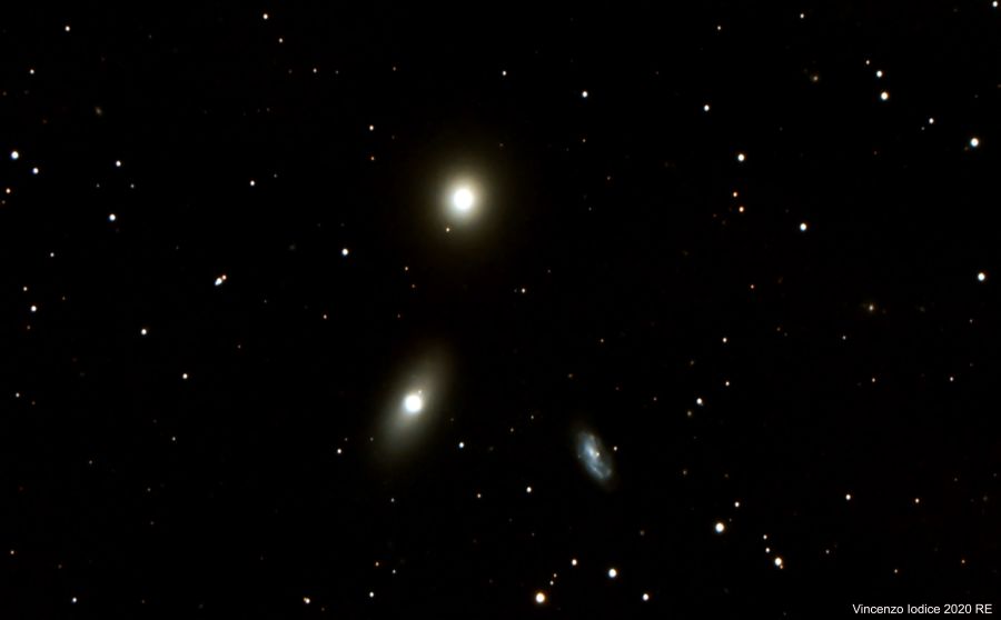 M 105, NGC 3384 e NGC 3389