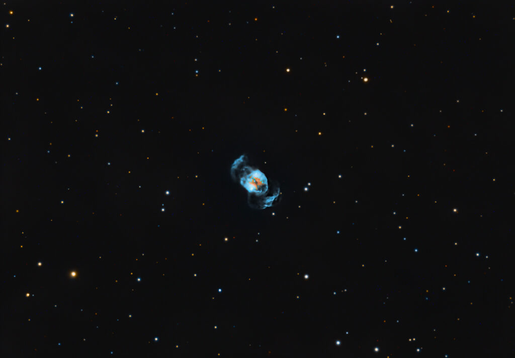 Nebulosa Planetaria doppia bolla NGC2371-2. Primo esperimento assoluto a piena focale anche come integrazione con tempi di acquisizione brevi su soggetti così luminosi. Distanza circa 3900 a.l. Costellazione dei Gemelli. Luna presente 92%. Data 21-22.01.24