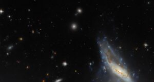 Arp 122 immagine Hubble