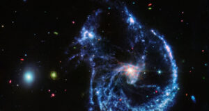 Arp 107 catturata dalla telecamera MIRI del JWST. Credit: NASA, ESA, CSA, STScI